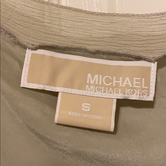 Tank - Picture 2 of 4